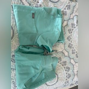 Figs aqua scrub set, good used condition
